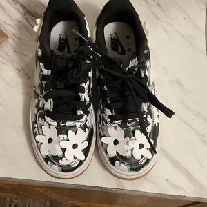 Nike Kids' Black and White Floral Sneakers